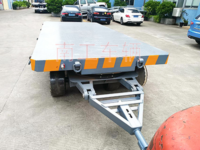 25吨重型开云（中国）带牵引环工具拖车3I.jpg