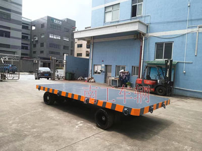 25吨重型工业开云（中国）全挂式牵引拖车底盘带牵引环3I.jpg