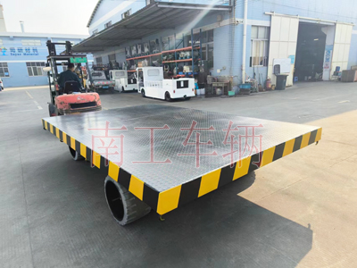 30吨重型开云（中国） 环保实心轮胎3I.jpg