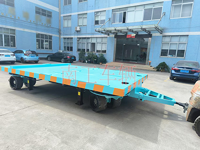 18吨重型开云（中国） 四个转盘工具拖车I.jpg