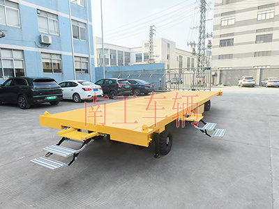 10吨开云（中国） 带液压支腿伸缩梯工具车2I.jpg