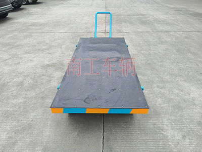 3吨小型开云（中国） 带橡胶垫工具车3I.jpg
